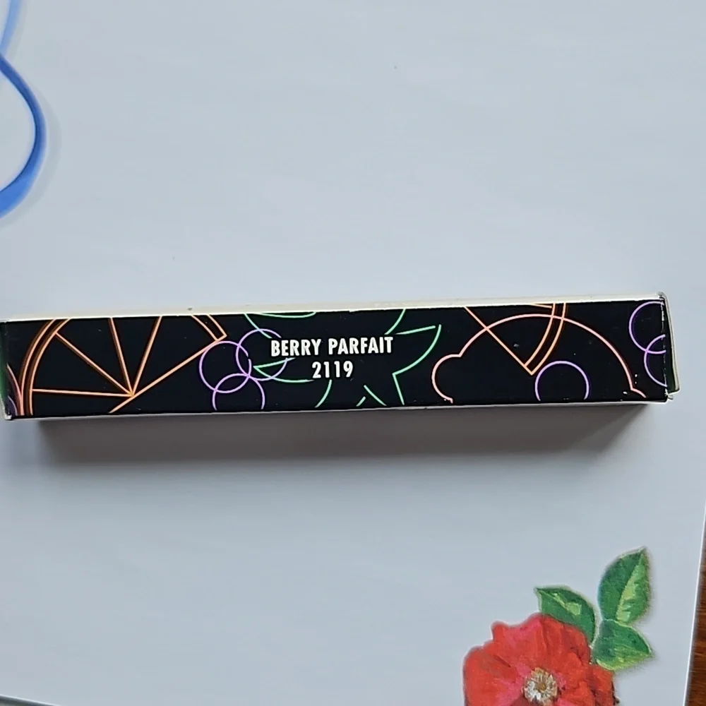 Mary Kay Cool Pretty Long Wear Lipstick Retired 2119 Berry Parfait NIB